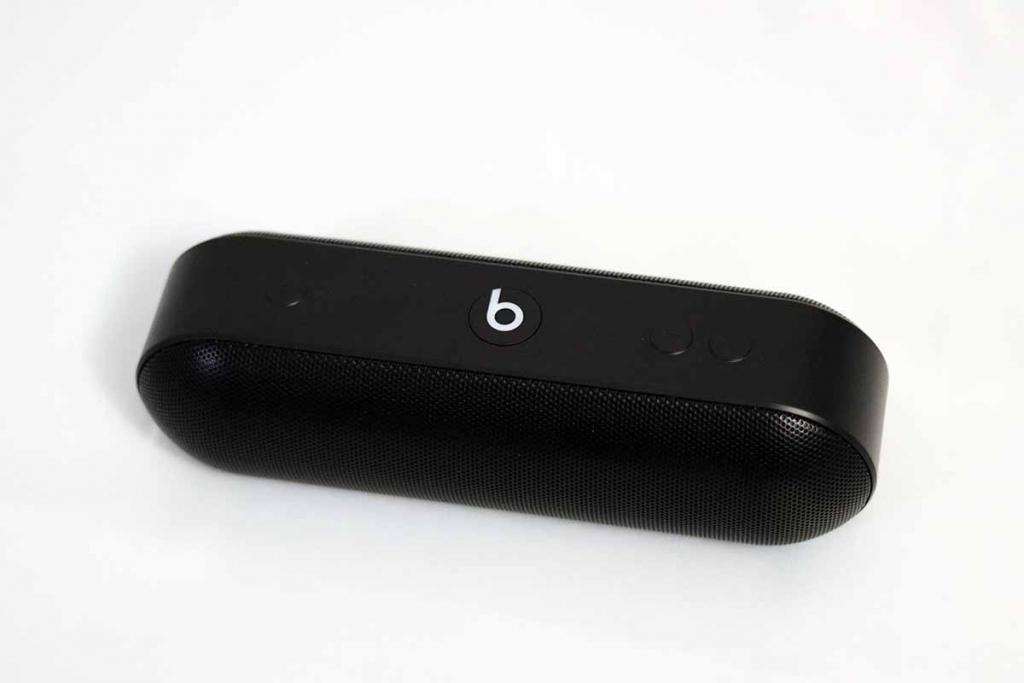 レビュー】持ち運びに便利な高音質スピーカーBeats Pill+ Wireless 